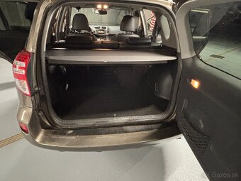 Toyota RAV4 2010 - 7