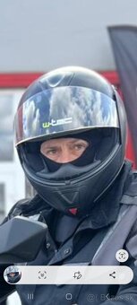 Predám moto vyklápaciu  helmu W - tec - 7