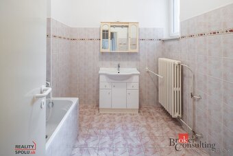 Predaj 3 izbový byt v centre Piešťan 106m2 + pivnica 13m2 - 7