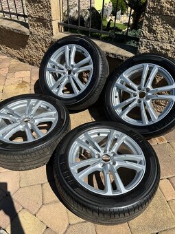 Letná sada AUDI Q3 R18 - 7