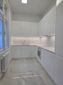 PRENÁJOM staromestský byt / kancelária /ateliér Bratislava I - 7