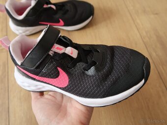 Dievčenské tenisky NIKE č. 30 (19,2 cm) TOP STAV - 7