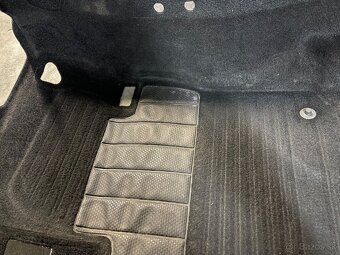 skoda octavia 2 DSG cierny koberec neposkodeny facelift - 7
