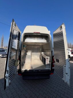 Obytná dodávka VW Crafter 2.5 TDI 120kw MT6 - 7