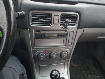 predám forester - 7