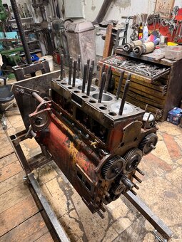 Polomotor Zetor 6901 - 7