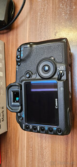 Canon 5D Mark II -stav uzávierky 8293 - 7
