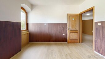Na predaj, 8i rodinný dom 450 m2, pozemok 900 m2, Trnové, - 7