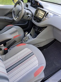 Peugeot 208 1,2i benzín - 7