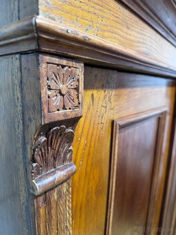 Starožitná skriňa - 7
