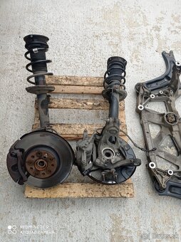 Pravá predná štvrtka Passat b8 nápravnica - 7