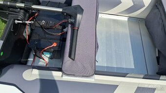 Nafukovací čln Gladiator C 330 Al s elektomotorom a prívesom - 7