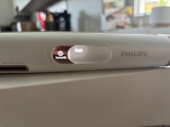 Zehlicka na vlasy Philips SenseIQ - 7