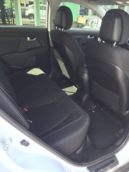 Kia Sportage 2.0 CRDi 4WD Silver 11 990 € / 97200km - 7