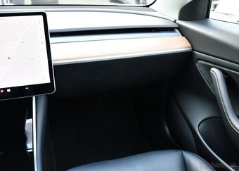 Tesla Model 3 LONG RANGE DUAL MOTOR TAŽNÉ 328 kw - 7