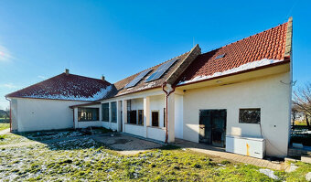 Na predaj rekonštruovaná HISTORICKÁ VILA na pozemku 6654 m2 - 7