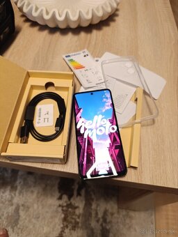 Motorola Moto E 15 nový smartfon - 7