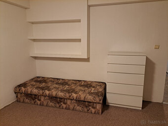 Prenajmem 2 izbový byt v rodinnom dome v Hlohovci - 7