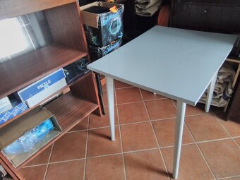 Stôl, stoličky, botník, matrac - 7