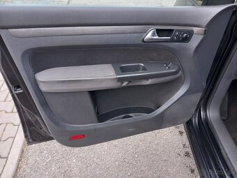 VW Touran 1.9 TDI .6ti-kvalt . Model 2008 - 7