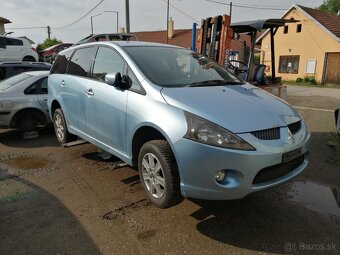 Mitsubishi Grandis 2.4B - 7
