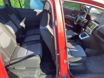 Mazda rok 19.10 2005 krásna 7 miestna - 7