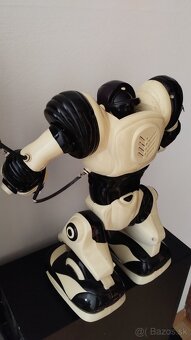 Predám robota Robosapien X - 7
