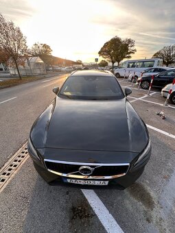 Volvo V60 2.0 4×4, rok 2020 – plná výbava - 7