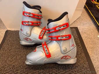 Lyže ELAN HYPER 90 cm + lyžáky NORDICA GT 235 cm - 7