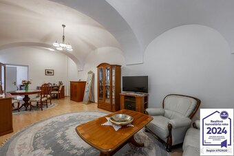 2 izbový byt v centre mesta v historickom objekte, Košice, H - 7