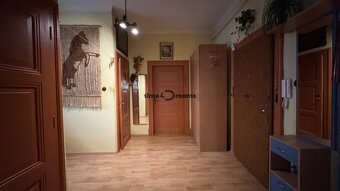 NA PREDAJ 2 izbový byt v historickej bytovke v centre NITRY - 7