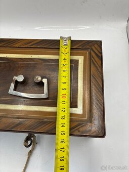 Starožitný kovový trezor - 7