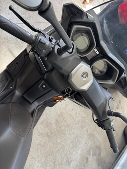 Yamaha x-max 125cc 2017 - 7