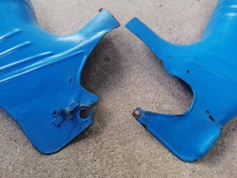 Predám podsedlové plechy na Jawa 550 - 7