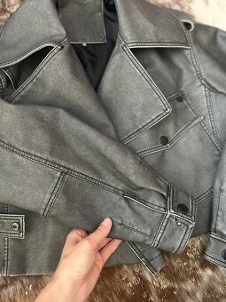 Koženkova bunda - 7