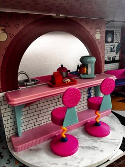 LOL Surprise drevený domček - 7