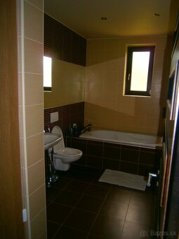 PRENÁJOM 3IZBOVÝ  DOM NITRA - CENTRUM - 7