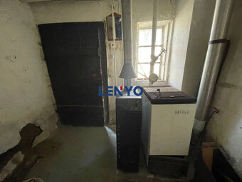 Predáme starší vidiecky dom pri Váhu / ZĽAVA 3000€ / - 7