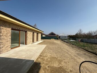 Luxusný 4-izb.Bungalov s dvojgarážou, s fotovoltaikou...... - 7