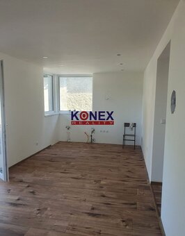 Krásny moderný rodinný dom v obci KAMIENKA pri Humennom - 7