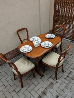 Jedálensky stôl a 4 stoličky - 7