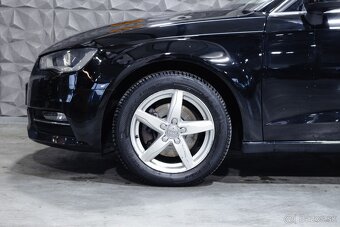Audi A3 Sportback 1.6 TDI 105k M6 Style Ambition / Výhrev / - 7