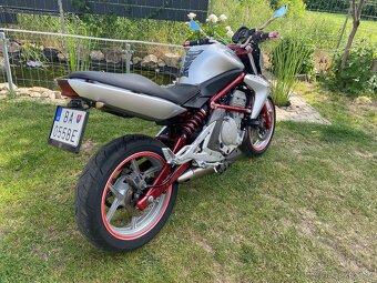 Kawasaki ER6N 650 - 7