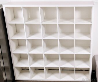 Kallax IKEA 5x5 kniznica alebo predelovacia stena super stav - 7