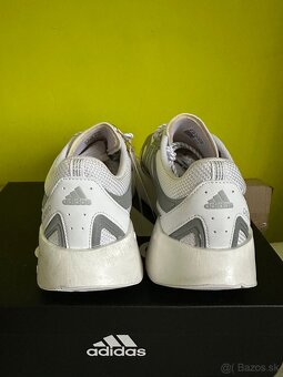 Bezecke tenisky Adidas Aruku - reflexne - 7