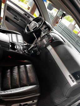 Volkswagen Touareg V6 3.0 - 7