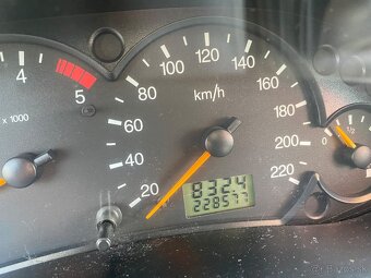 Ford Focus 1.8 DIESEL 66kW, r.v.:2001, klimatizácia, elektri - 7