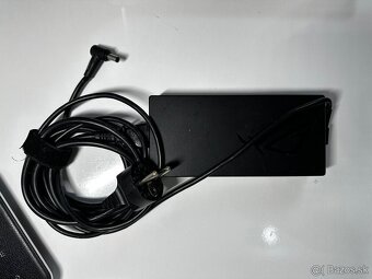 Herny noteboo ASUS ROG STRX - 7