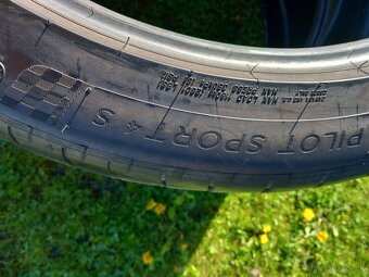 325/35 r22 letne pneumatiky - 7