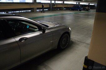 BMW 750i - 7